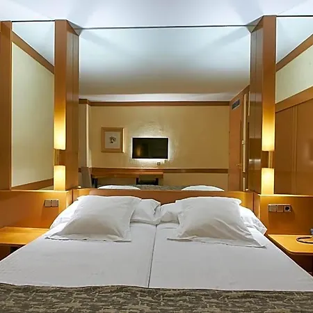 Arcos Hotell 4*